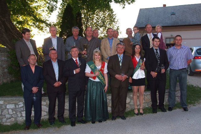 A Szent György napi borverseny díjazottjainak, díjátadóinak csoportképe Fotó Hrubos Zsolt