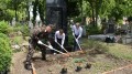 Katonasírokat gondoztak a Hosszú temetőben